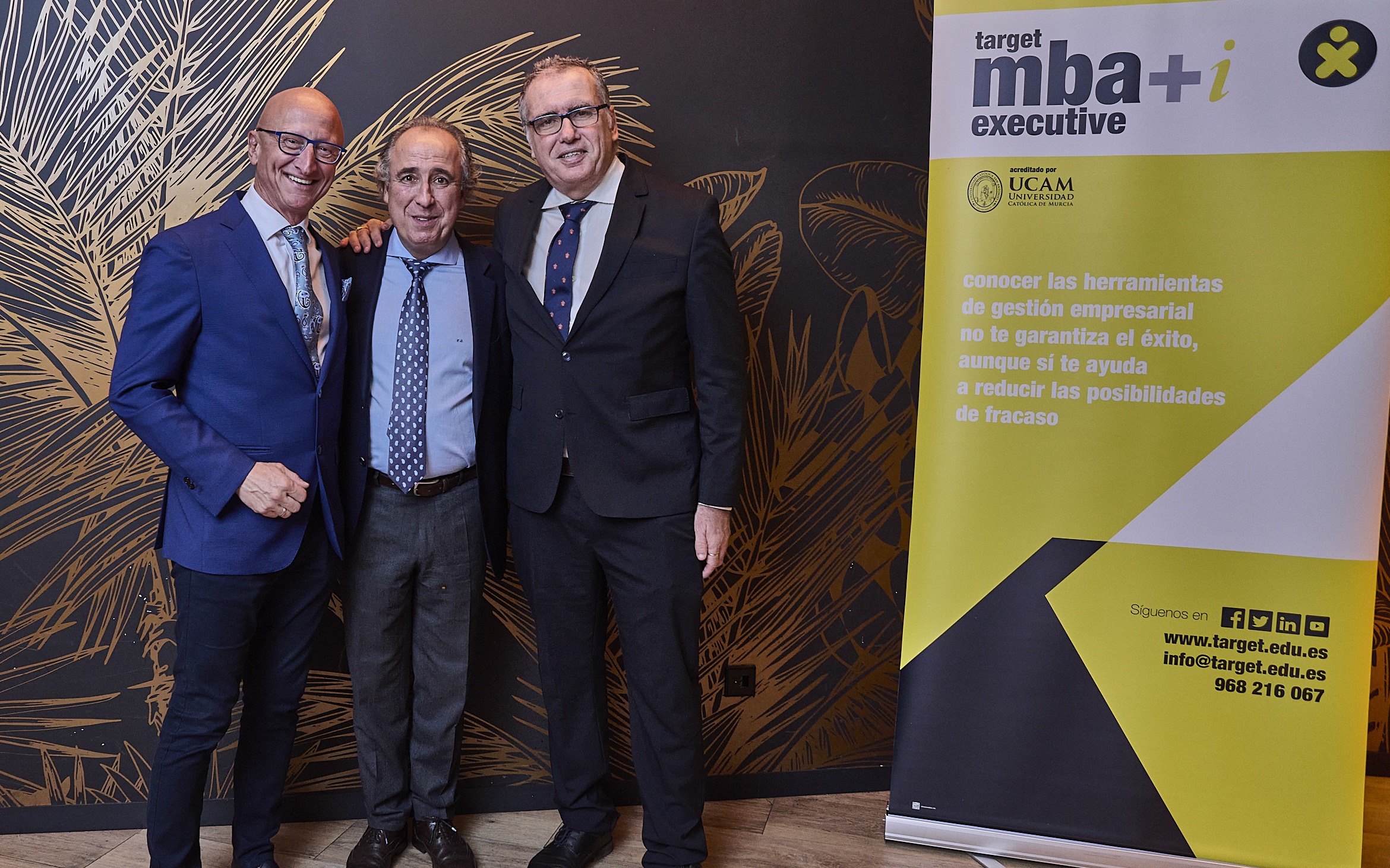 Profesionales en un evento de target MBA+IA Executive