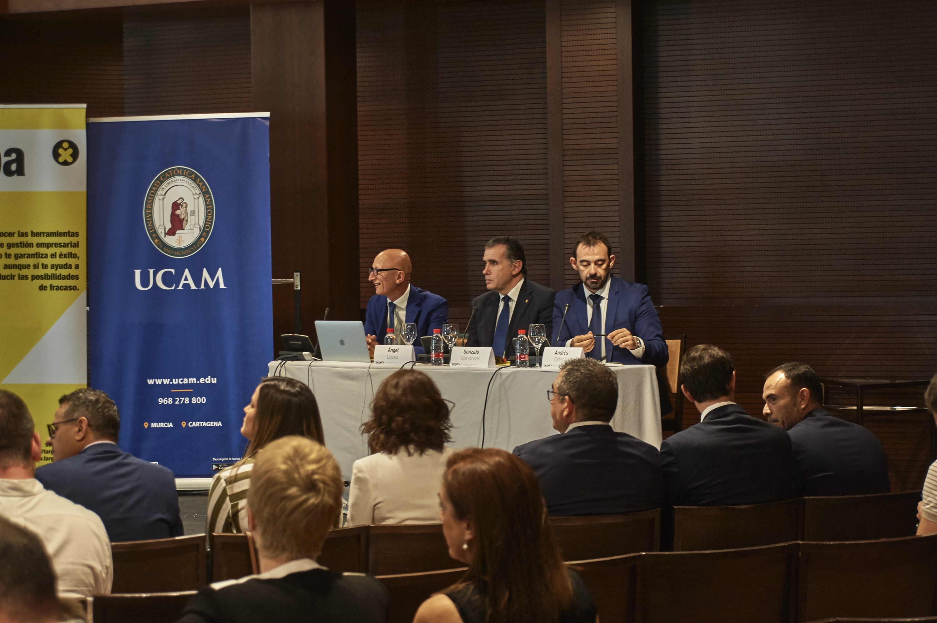 Presentación de target con UCAM